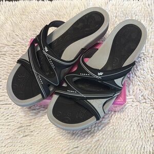 Elegant Black and Gray Women's Sandals